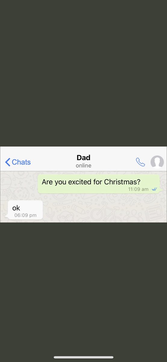 Avui passejant per <a href="/La_Central_/">La Central</a> del Raval he vist el meu poemari #unmonnou de <a href="/editorialfonoll/">editorial fonoll</a> ben col.locat, llest per a ser regalat, no ho veieu? Adjunt imatges gratuïtes.