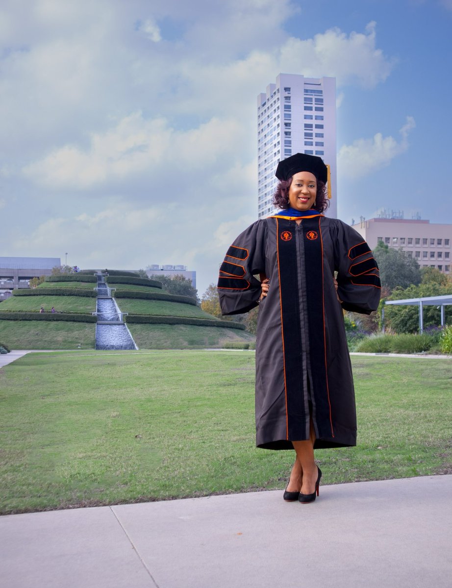 dst_HAC1913's tweet photo. Congratulations Soror Danielle White ๐
Degree: Ph.D. In Counselor Education
School: Sam Houston State University
#DST1913 #DSTHAC1927 #CongraDST https://t.co/e6I9fo81M4