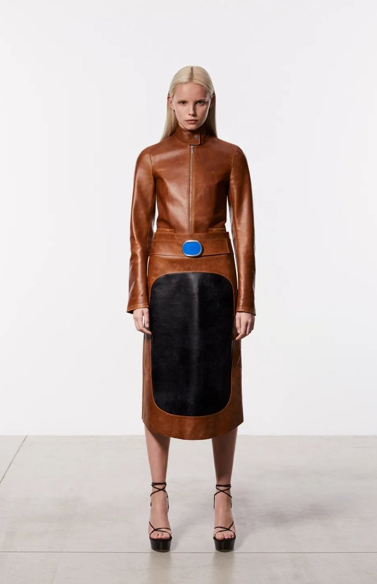 LadymiaMicky's tweet image. Collezione PreFall23 Ferragamo #Ferragamo @Ferragamo #PreFall23 #moda #outfit #look #fashion #fashionstyle #style #fashionista #trendy #tendenza #glam #glamour #musthave #myfollowers #UnBacioFatato 👗😍❤️