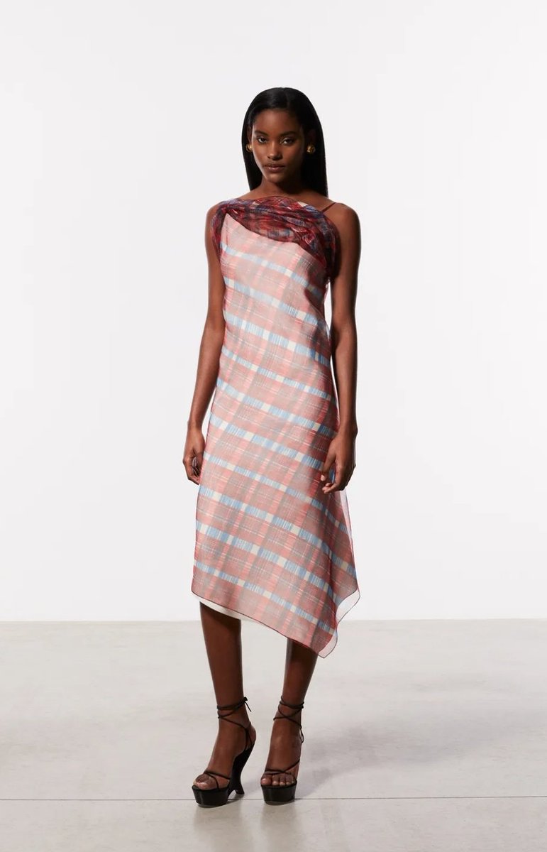 LadymiaMicky's tweet image. Collezione PreFall23 Ferragamo #Ferragamo @Ferragamo #PreFall23 #moda #outfit #look #fashion #fashionstyle #style #fashionista #trendy #tendenza #glam #glamour #musthave #myfollowers #UnBacioFatato 👗😍❤️