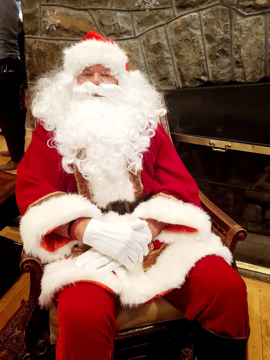 WCGandCC's tweet photo. Ho, Ho, Ho!!! Merry Christmas!
Santa heard from lots of good little boys and girls at Brunch with Santa.

@topiary219

#westchestergolfandcountryclub #wcgandcc #westchesterpa #chestercountypa #westchestercountryclub #chestercountycountryclub #membership #holidays #holidayseason https://t.co/leJzFSqY9D