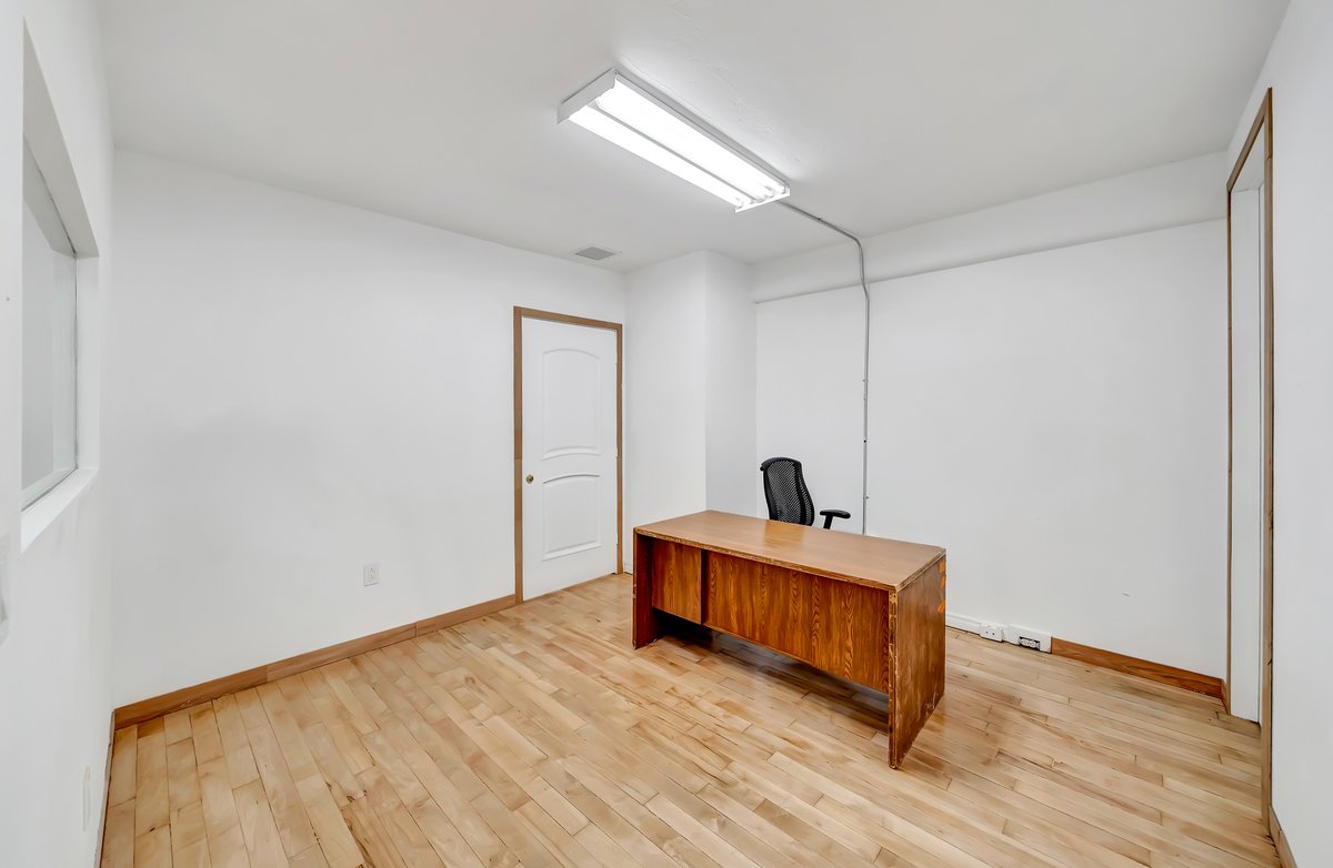 totalcapitalinc's tweet photo. Brilliant offices are available on flexible terms. move-in ready. our staff is prepared to help you find the right place. Se Habla español.
https://t.co/5hThlKlvSF call us at (818)781-5006
#thesantaanaoffices #officesforlease #ahronzilberstein #totalcapitalinc #vannuysoffices https://t.co/7CK4T4DeSz