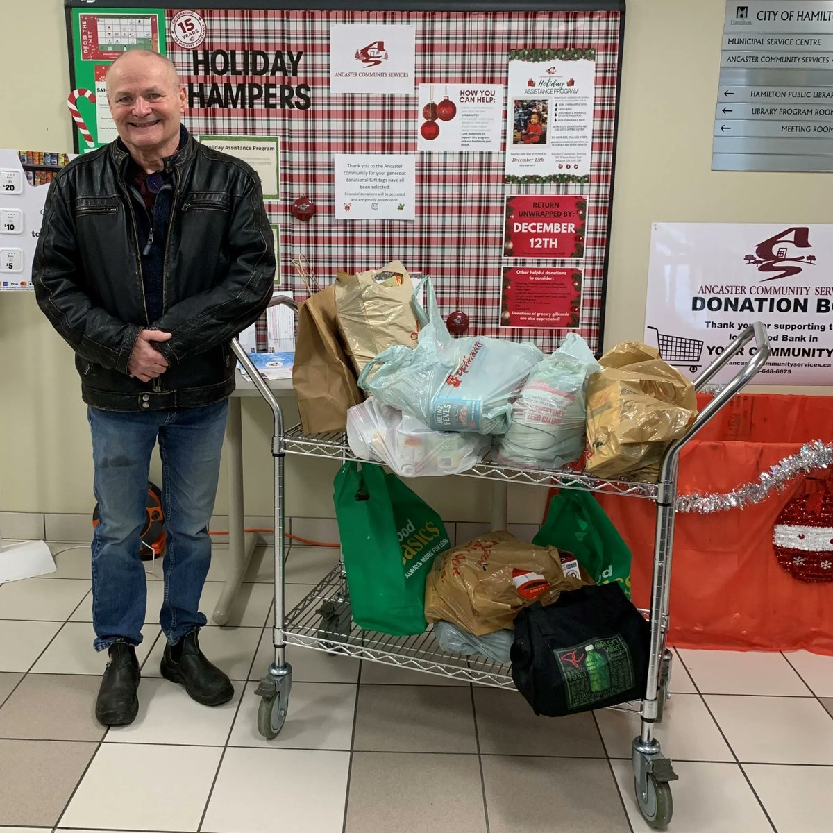 AncasterCommSer's tweet photo. Santa Claus came to town! π
Thank you to the #SpringValleyCommunityAssociation for collecting donations for ACS. β¨ Over 100 lbs of non-perishable food was dropped off to us, along with a generous monetary donation. #AncasterCares
#GiveWhereYouLive #HolidayAssistanceProgram https://t.co/EbBZOeLHDX