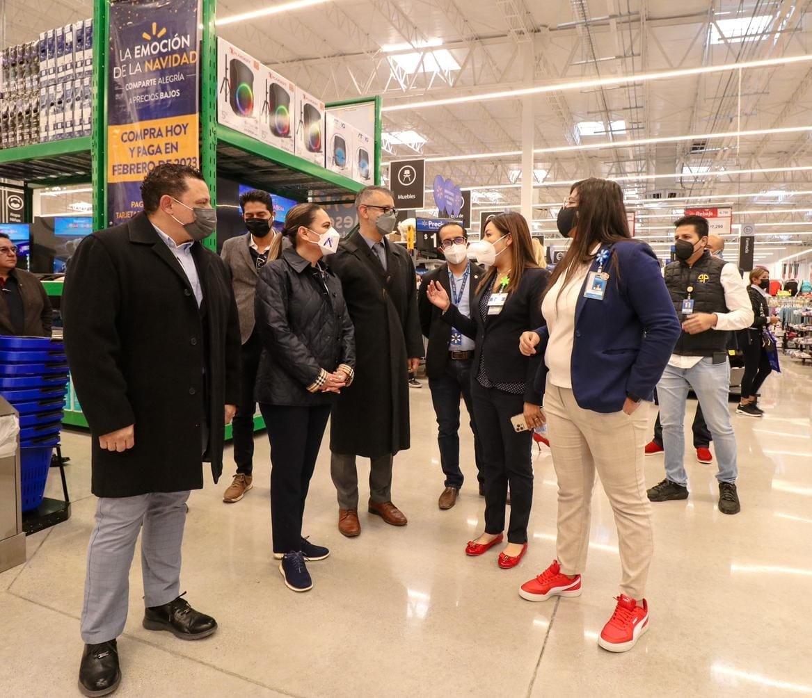 CentenariosI's tweet photo. Walmart Super Center Irapuato Norte fue inaugurado por autoridades estatales y municipales, con lo que se generan 168 nuevos empleos directos y se invierten más de 282 millones de pesos.
👇
https://t.co/0fWCLuEir1 https://t.co/NFYygX742f