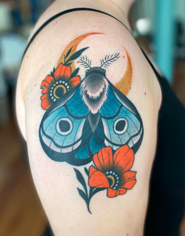 AlchemyTattooCo's tweet photo. By @svobodaclaudia
"Started this forever ago and finally got to add color today. Thanks for the trust, Abbey🥰"
#mothtattoo #shouldertattoo #insecttattoo #alchemytattoocollective https://t.co/Z3RSOkQnfs