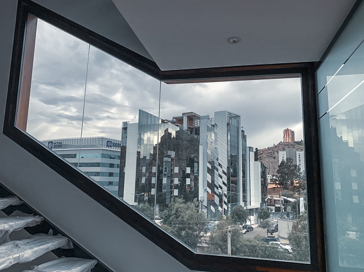 aluval's tweet photo. Nos encanta ver plasmados nuestros perfiles de aluminio en proyectos arquitectónicos.

Esta imagen es un claro ejemplo de que siempre tratamos de alcanzar la belleza, precisión y calidad en el diseño. https://t.co/5SqZzDN9jr