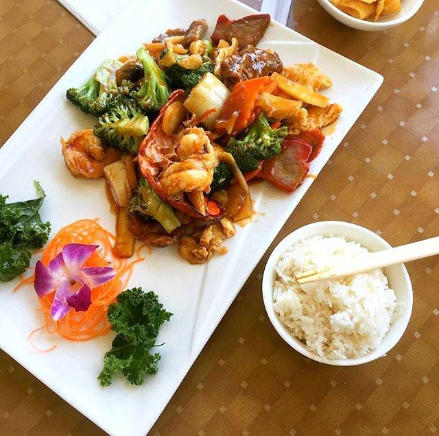 BlueFishOCMD's tweet photo. Is your family coming in soon for the holidays? Treat them to dinner at Blue Fish! 🍣😋
#BlueFish #OCMD #OceanCity #OceanCityMaryland https://t.co/AL9UmlS7sH
