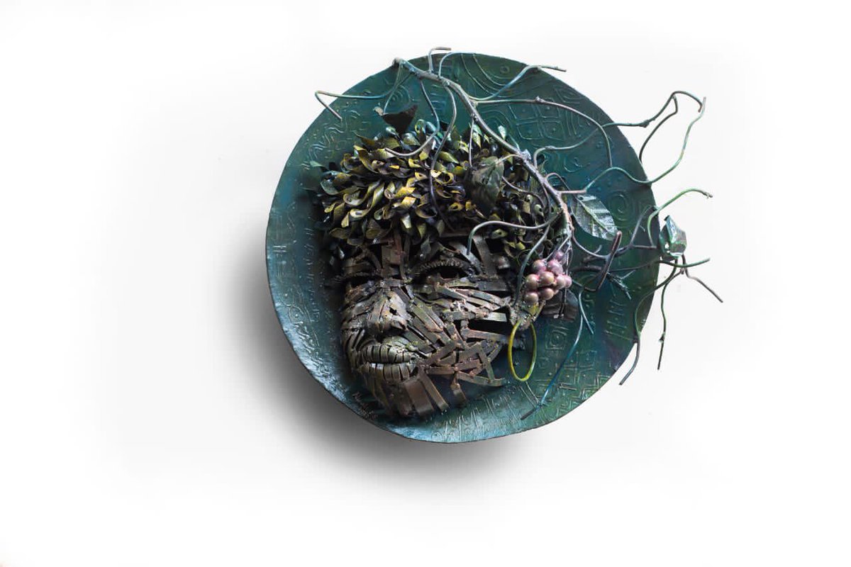 chomzyarts's tweet photo. He further trained in Lagos, at the Universal Studio of Art, Orile Igunmu and Auchi polytechnic,Auchi respectively.
 Inspired by happenings around him, Elijah's work is a contemplative reflection of his environment, he idealized that people reflect the nature of their environment https://t.co/fRRyIRvMeK