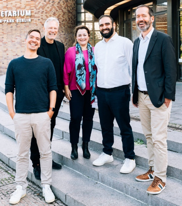 huberedulead's tweet photo. Stephan Huber fordert im Rahmen der Podiumsdiskussion beim #excitingedu-Kogress eine Aufstockung der Ressourcen im gesamten Bildungskontext. 

#HuberEduLead #EduLead #IBB #PHZug #LSOE #JKU #ESE #WELSEduLead #Digitalität #DigitaleBildung #DigiLead #DigiSL #digitalerWandel https://t.co/MvJV8JZfzB