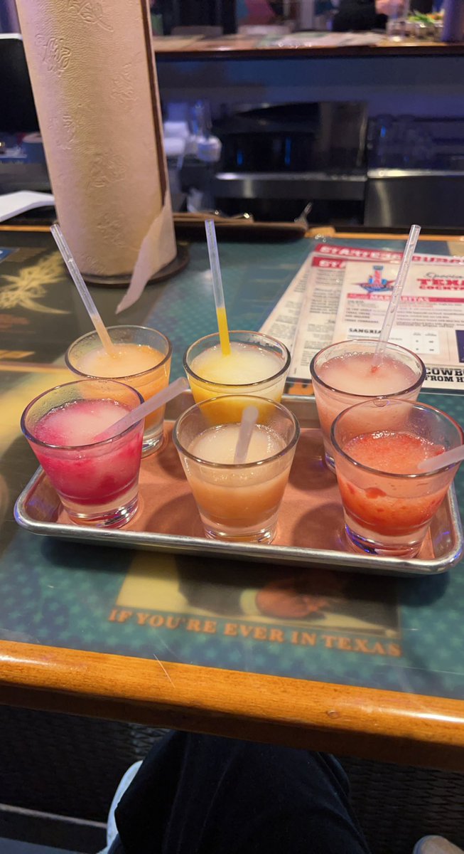 Laura Ashlee❁ tweet media