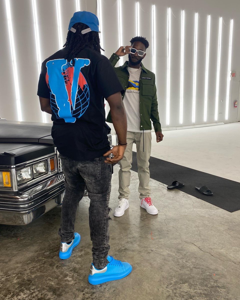 Tibu_Jnr's tweet photo. HOLD ME VIDEO OUT NOW 🫂🫶🏾

https://t.co/6UrLVnZVHA https://t.co/n1ICrStwwi