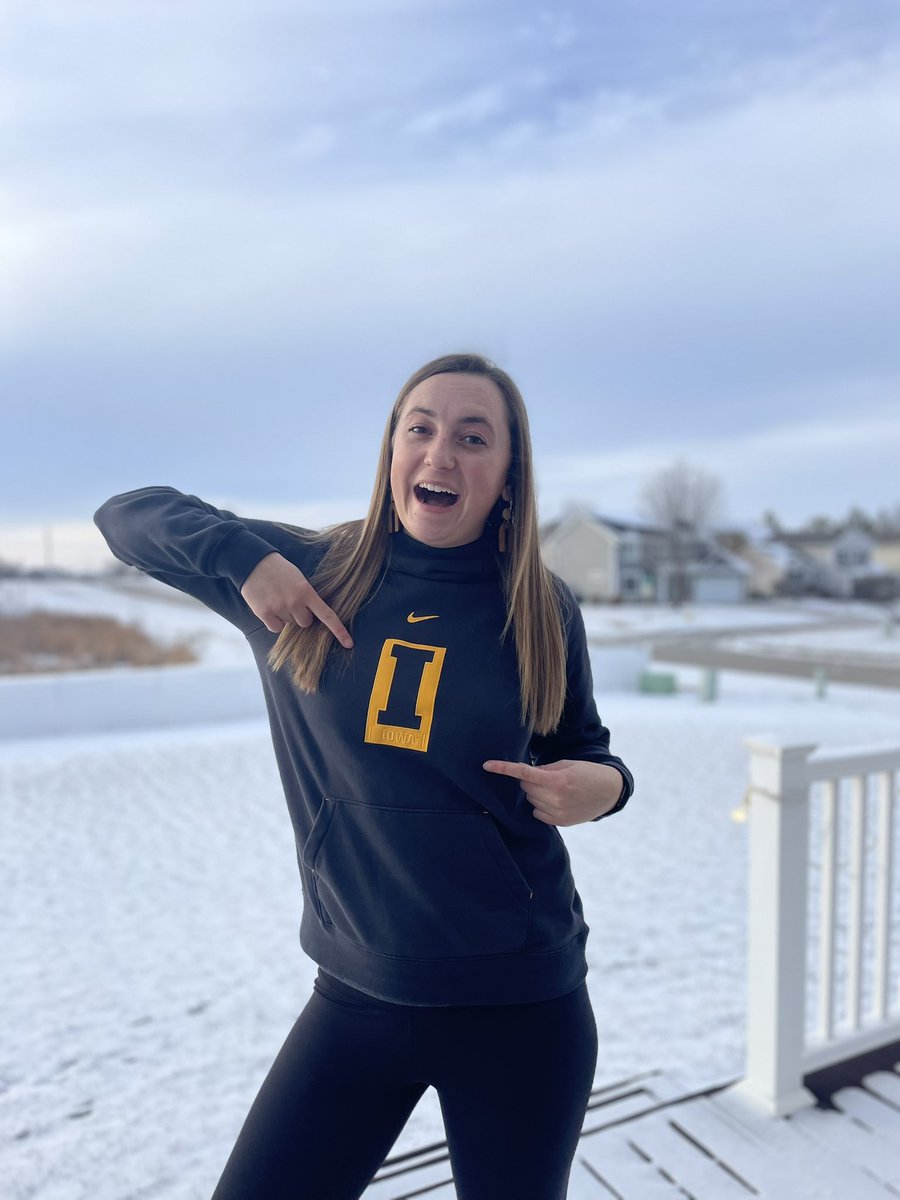 ajadeshow's tweet photo. I’m excited to announce that I’ve been accepted into the University of Iowa College of Dentistry! I am so thankful for those who have supported me along this journey (my earliest patient being my brother 😉), and I feel honored to represent the black and gold. Go Hawks! 💛🦷🖤 https://t.co/8BB329L6tu