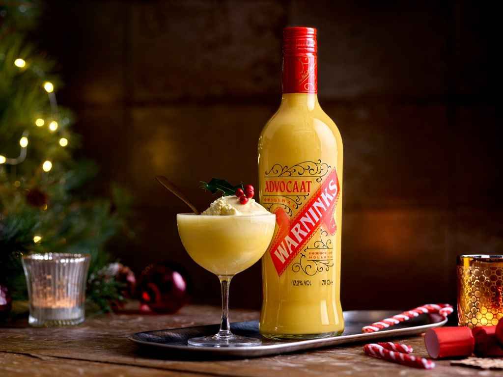 D11kim's tweet photo. A Moscow Mule is always my signature cocktail at home over Xmas but this year….. I’m going retro to the 1970’s (originally mixed in Britain in the 40s) to the one, the only, the SNOWBALL!!! Highly recommend and so simple to make!! #addictedalready https://t.co/24ML2F1LzN