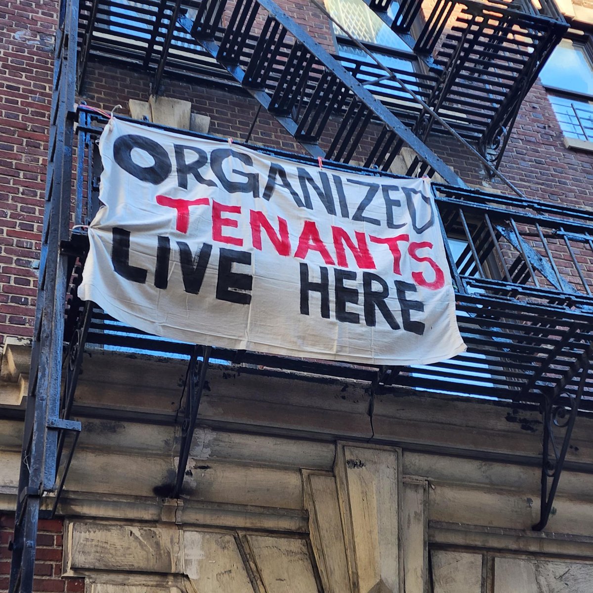 SenatorRJackson's tweet photo. We must continue to find ways to prevent landlords from evading accountability &amp; protect tenants from unsafe conditions. 

Thanks to the @nycpa, the city has a tool with the Worst Landlord Watchlist to identify residential property owners who consistently break housing laws. https://t.co/XamgNNjVw2