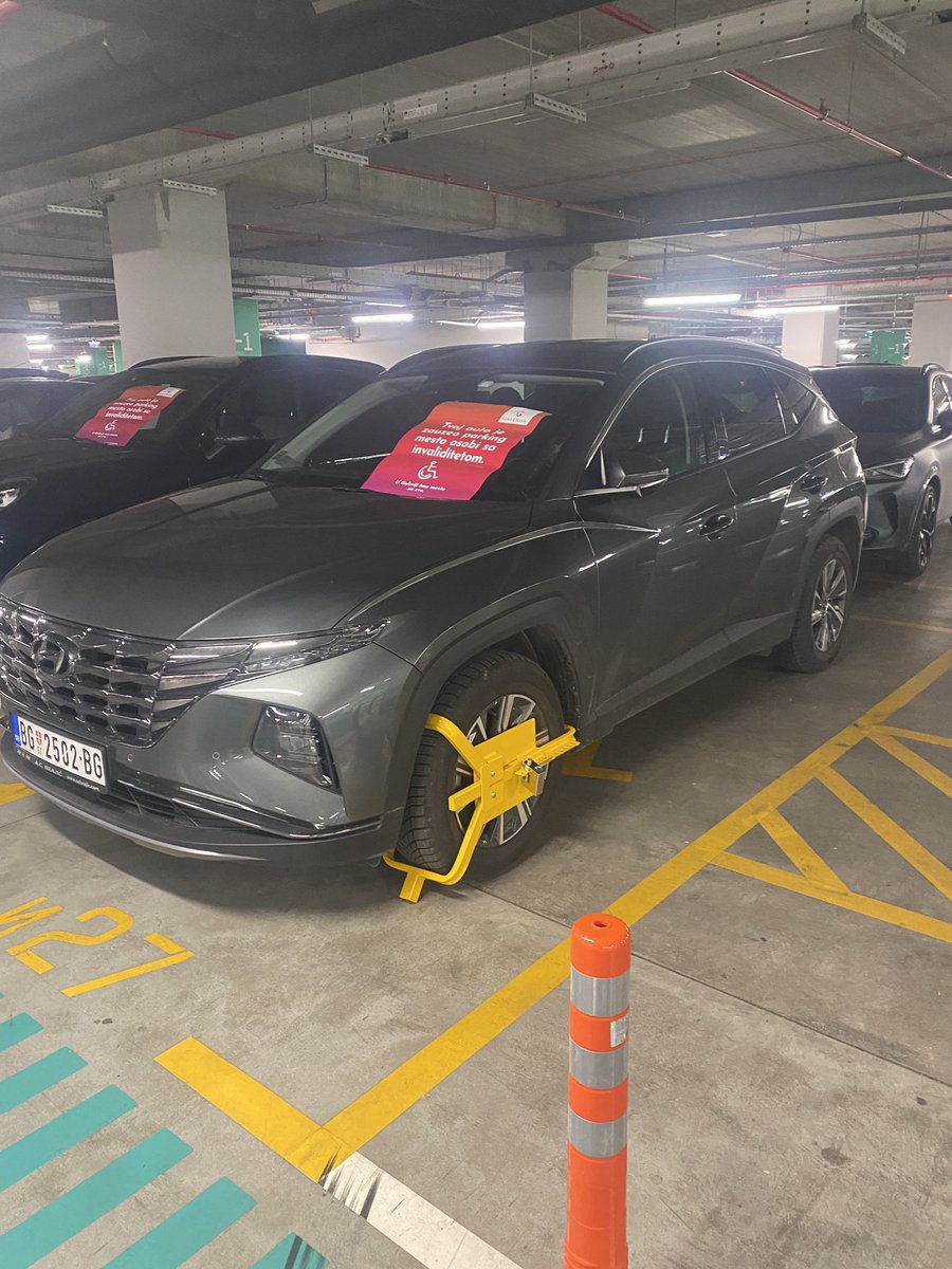stevic_nevena's tweet photo. Bravo Gelerija #caosvima #parking #galerijabeograd https://t.co/Lh9AuMkhJe