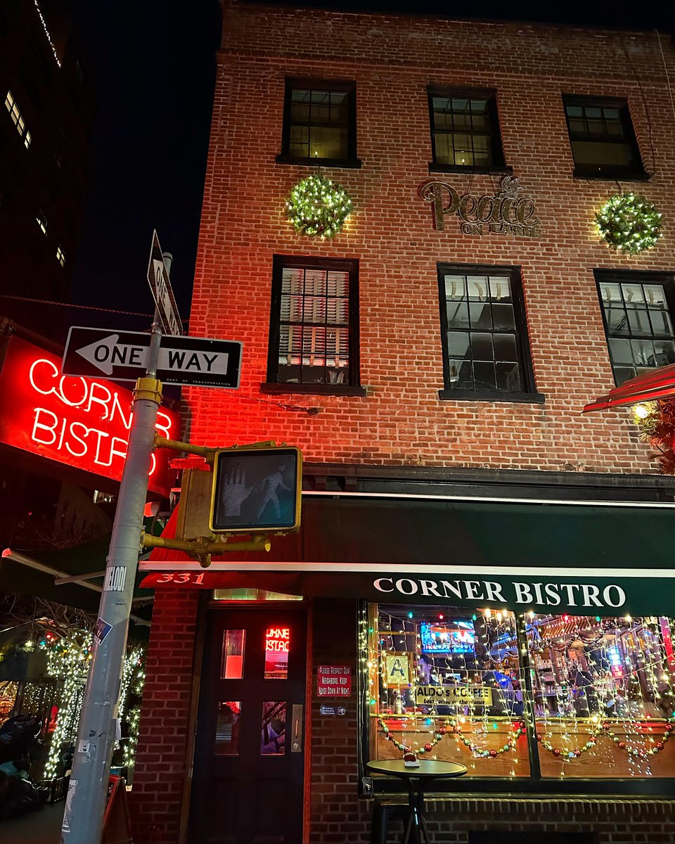 cornerbistrony's tweet photo. Happy holidays, Bistro friends. We are closed Saturday 12/24 &amp; Sunday 12/25. Come get your burger fill this week and grab some merchandise for gifts before we go on break. #tuesdayvibe #NYC #Foodies https://t.co/HfpAbRwbiV