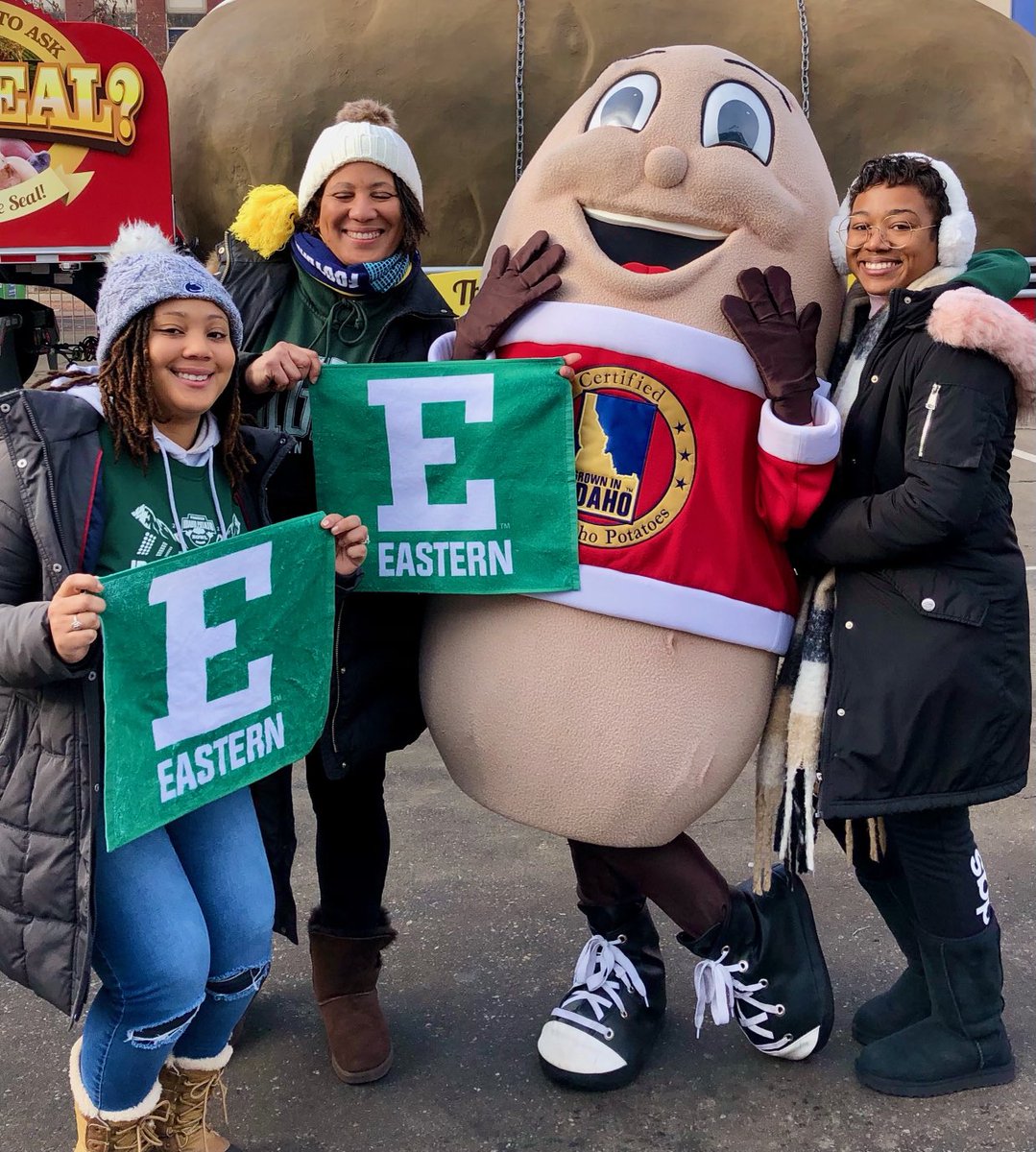 TanB25's tweet photo. Having fun @ the Famous Idaho Potato Bowl ⁦@EMUFB⁩ ⁦@EMUAthletics⁩ https://t.co/tkTf5q5QjJ