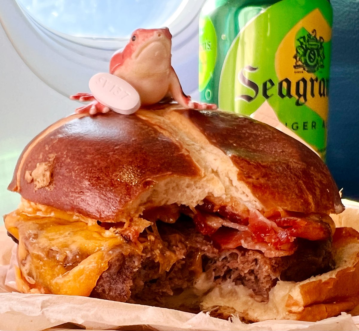 RickGuasco's tweet photo. My #HIV medication at 32,000 feet—bound for Los Angeles. The cheeseburger and ginger ale were pretty good, too! #normalizeHIV https://t.co/m17jGpeduz