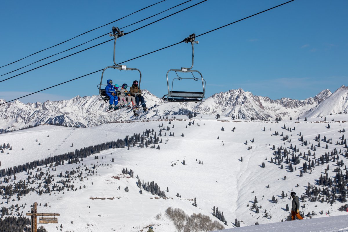 vailmtn's tweet image. We're skiing and riding nearly 4,000 acres... and it's only December! Drop a 🏔️ if you're going to join us for the holiday season.