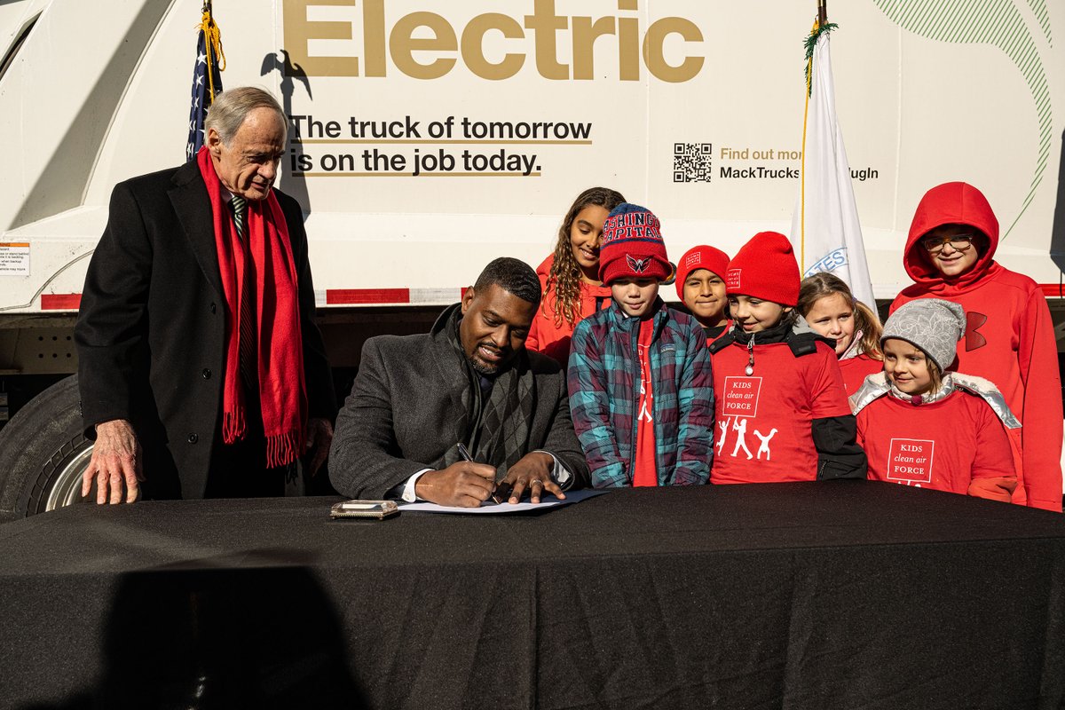 Today we announced the strongest-ever standards to cut pollution from heavy-duty trucks and accelerate a zero-emissions future. 🚚🚛 
As <a href="/EPAMichaelRegan/">Michael S. Regan</a> said, “Today marks a historic win for public health, for the environment, and for the future of our nation.”