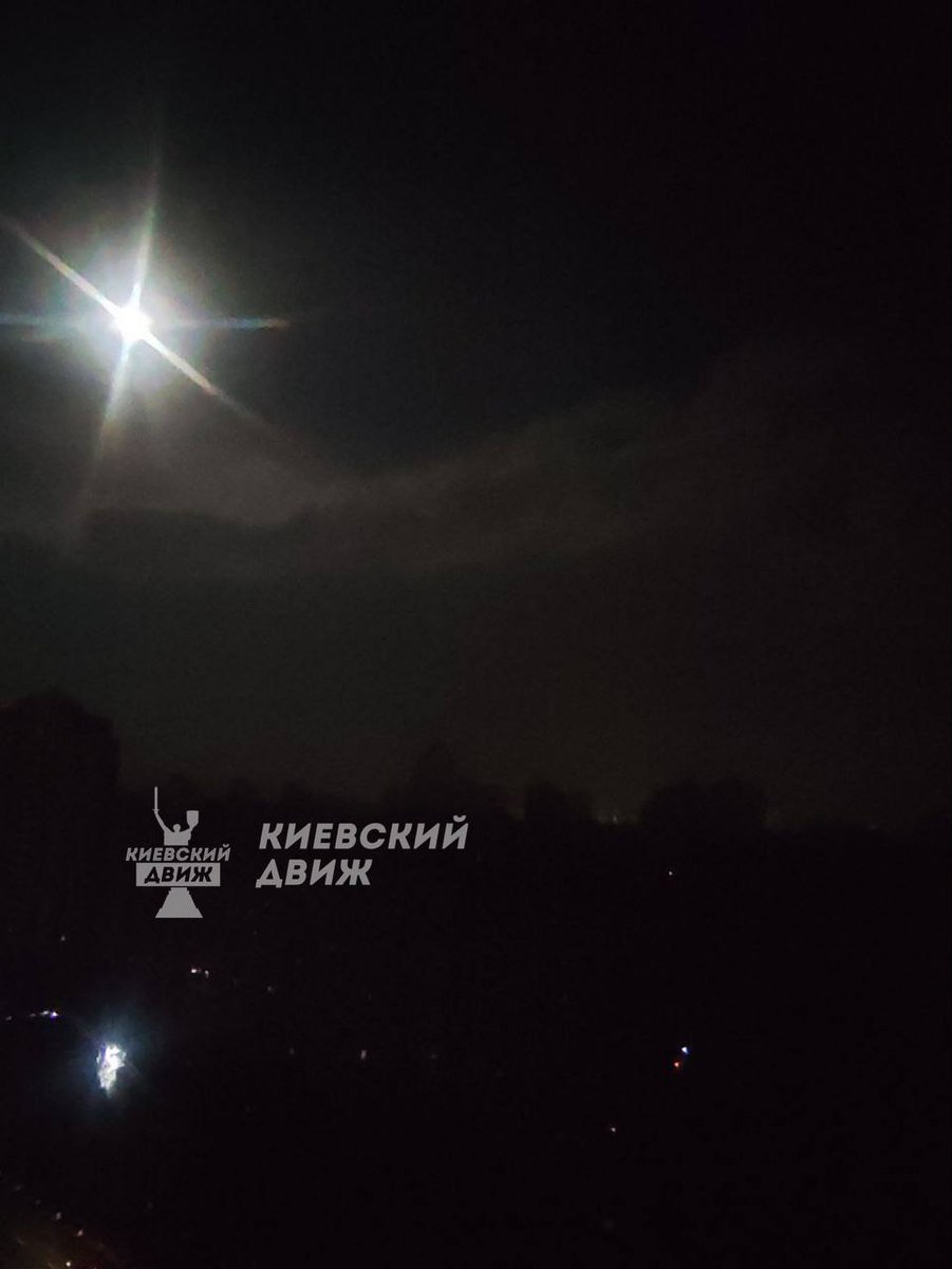 Russiaconflict's tweet photo. Poznyaki before and during blackouts. same angle. https://t.co/GIaNuEeppr