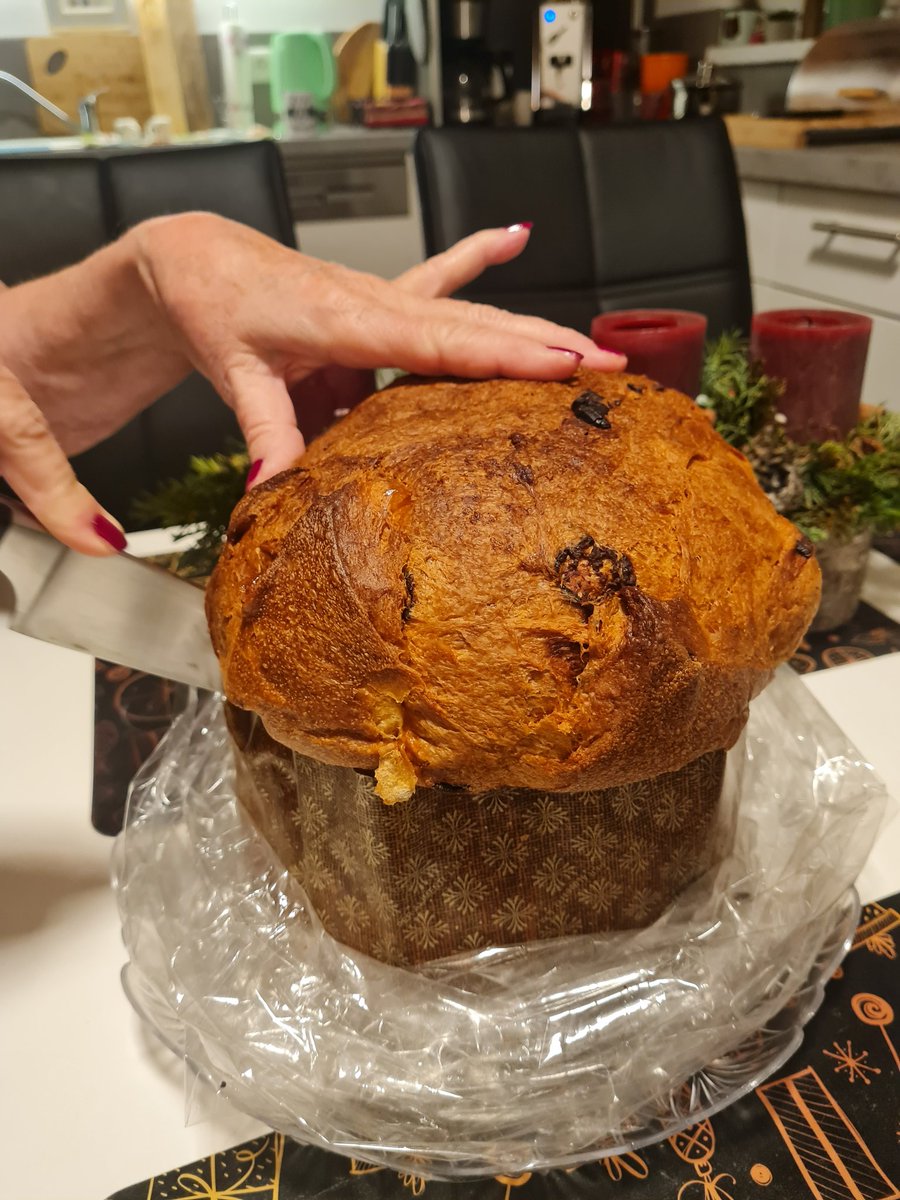 Mille Grazie <a href="/PaoloSa86346296/">Paolo Sartori</a> for the absolutely lovely Panettone! I am converted! 👌😉😋