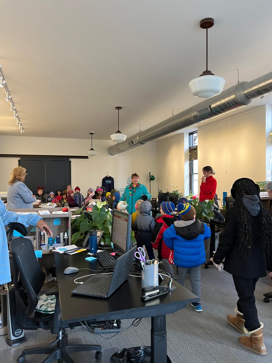 WilkinsburgCDC's tweet photo. Awe! You guys! The cutest little Christmas carolers from #PUCS just made our day! They kindly stopped by our office as they made their way down the street spreading joy today! There is #goodallover #wilkinsburgcdc https://t.co/5aPyDcpR2w