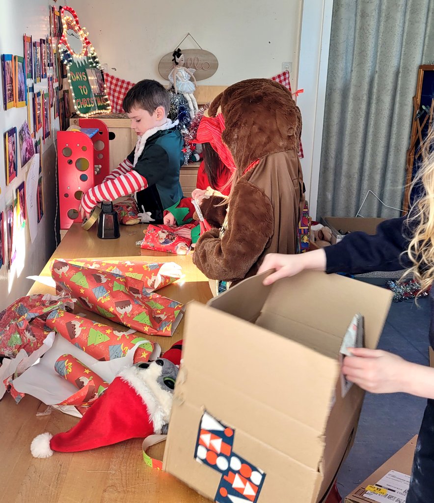 MorayPrimary1's tweet photo. Santa and his elves are making a list and checking it twice! They are very wrapping presents and writing cards. Let's hope these presents are all ready for Christmas Eve! #NotLongNow #HowManySleeps #ChristmasExcitement #FineMotorskills #RolePlay #ChristmasInP1 https://t.co/ai718wQhi0