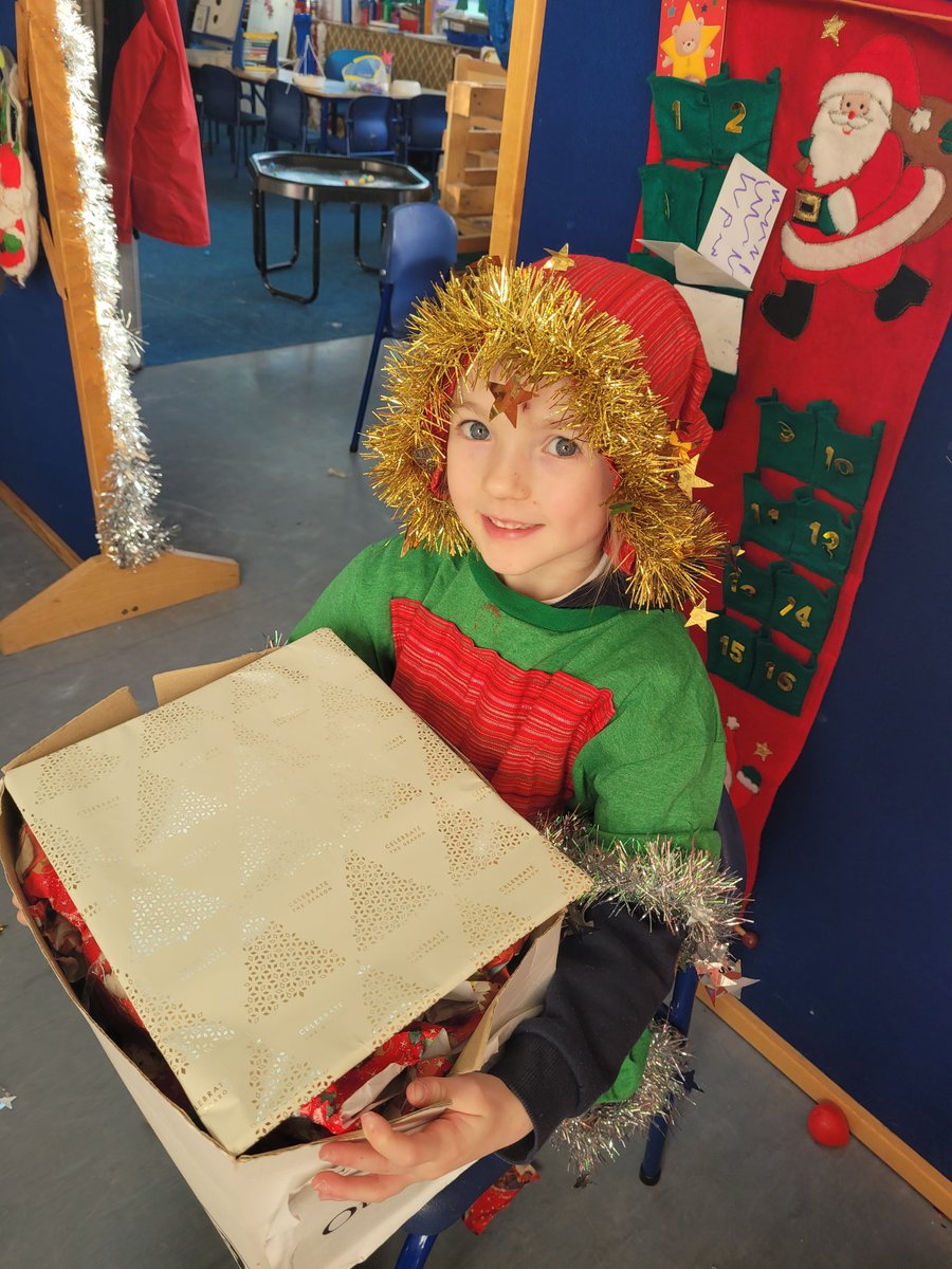 MorayPrimary1's tweet photo. Santa and his elves are making a list and checking it twice! They are very wrapping presents and writing cards. Let's hope these presents are all ready for Christmas Eve! #NotLongNow #HowManySleeps #ChristmasExcitement #FineMotorskills #RolePlay #ChristmasInP1 https://t.co/ai718wQhi0