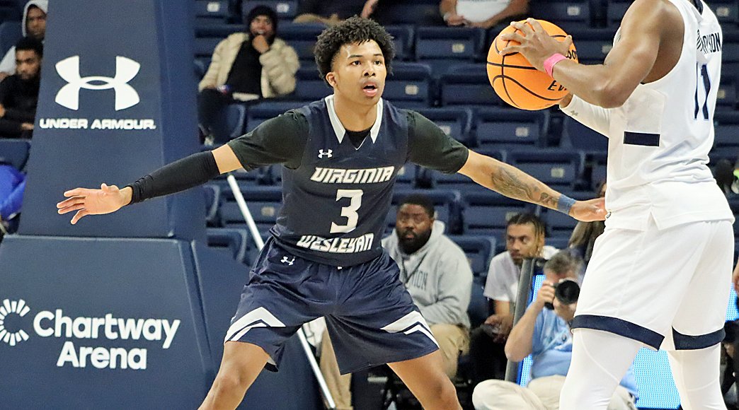 USBWA's tweet photo. Our Div. III National Players of the Week each engineered upsets of the nation's top-ranked teams: Omari Deveaux of @vwu_basketball and Sydney Wagner of @TrineWBB. https://t.co/59eG22hWaW https://t.co/FpqJMvGr61