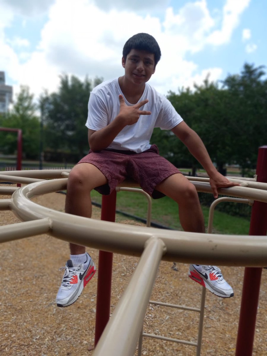 SavPolice's tweet photo. #SPDMissing Luis Ortega, 16, was last seen at 11:30 pm 12/18 in the 2000 block of Florida Ave. He’s a Hispanic male with black hair, brown eyes, 125 lbs and is 5 foot 5 inches. Luis was last seen wearing a black hoodie, black shorts and black tennis shoes. If seen, call 911! https://t.co/LOJXu76gih