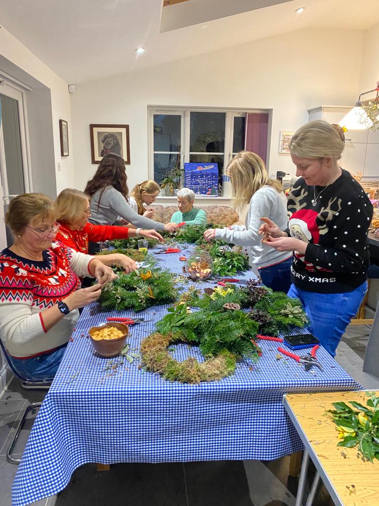 Radiotherapy make wreaths to and raise £200 for FOCUS. Happy Christmas!