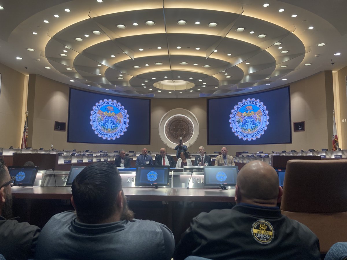 LAOCTrades's tweet image. Signing historic #ProjectLaborAgreement with ⁦@mwdh2o⁩ for safe clean #Water for six counties. Working #together for health and our #future. ⁦@WaterJusticeLA⁩