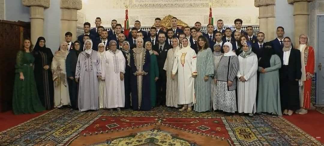 sefarjaaal's tweet photo. بعيدا عن البروتوكلات، نحن فخورون بهذا الإنجاز وبهذا الإحتفال الكبير، تحية لهؤلاء الأبطال، وتحية للمرأة المغربية التي نفتخر بها ❤🇲🇦❤
#ديما_المغرب https://t.co/CQoxtnONNB