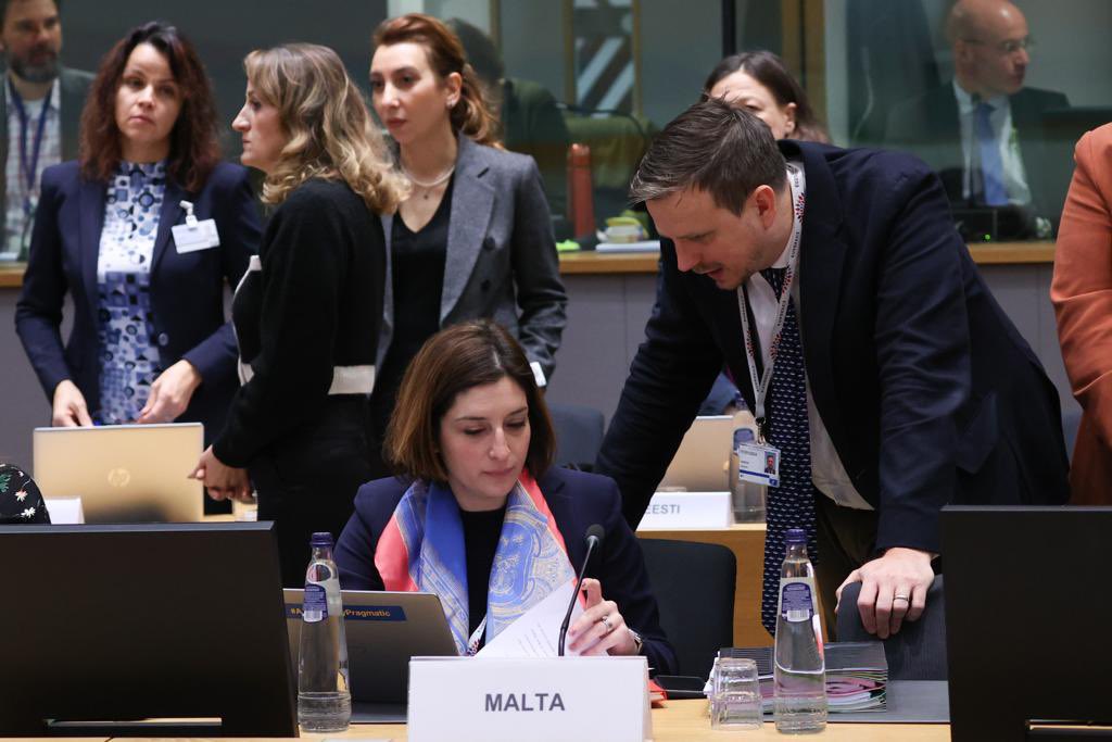 14 councils in 4 weeks later (and many very long #Coreper1 meetings in between) the end of <a href="/EU2022_CZ/">EU2022_CZ</a> Presidency marathon comes to a close with a fitting DPR-MERTENs moment @ #environment and #climate council discussing #NatureRestorationLaw 🪸🌱🐟<a href="/eavernon/">Edward A. Vernon</a> <a href="/MaltainEU/">MaltaPermRep 🇲🇹 🇪🇺</a>