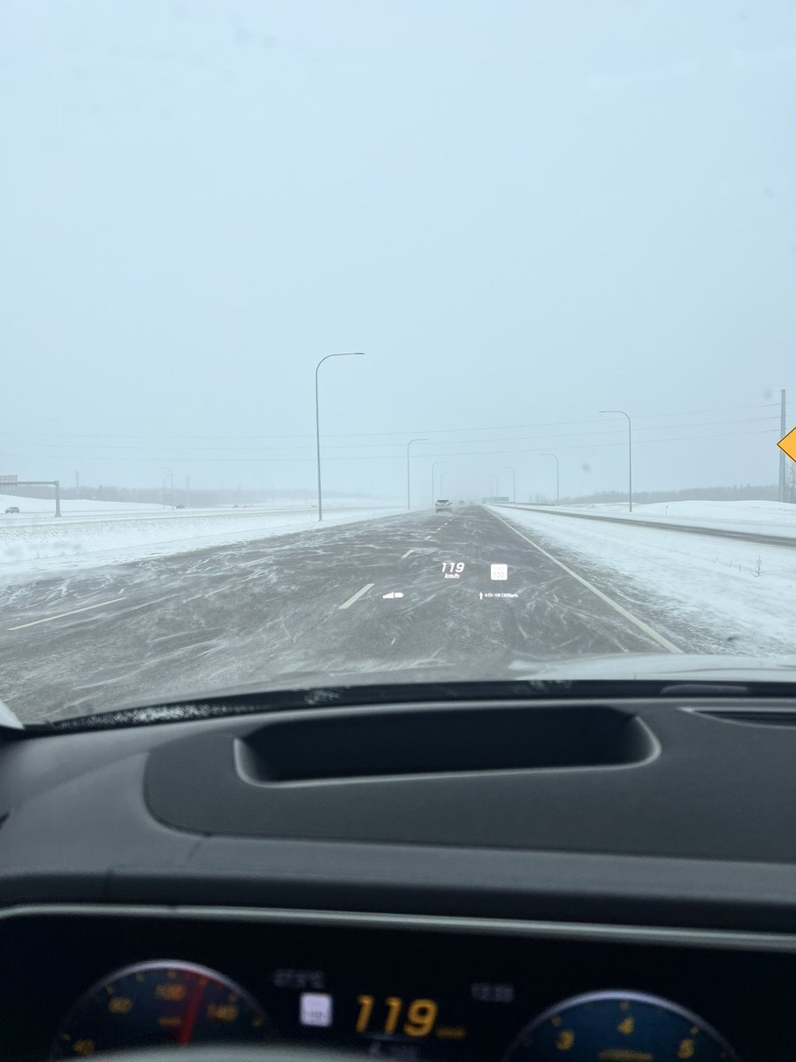 SmileyYYC's tweet photo. It’s cold and yucky outside #Calgary #yyc #calgarysnow 🥶 https://t.co/OJy82BmoPJ