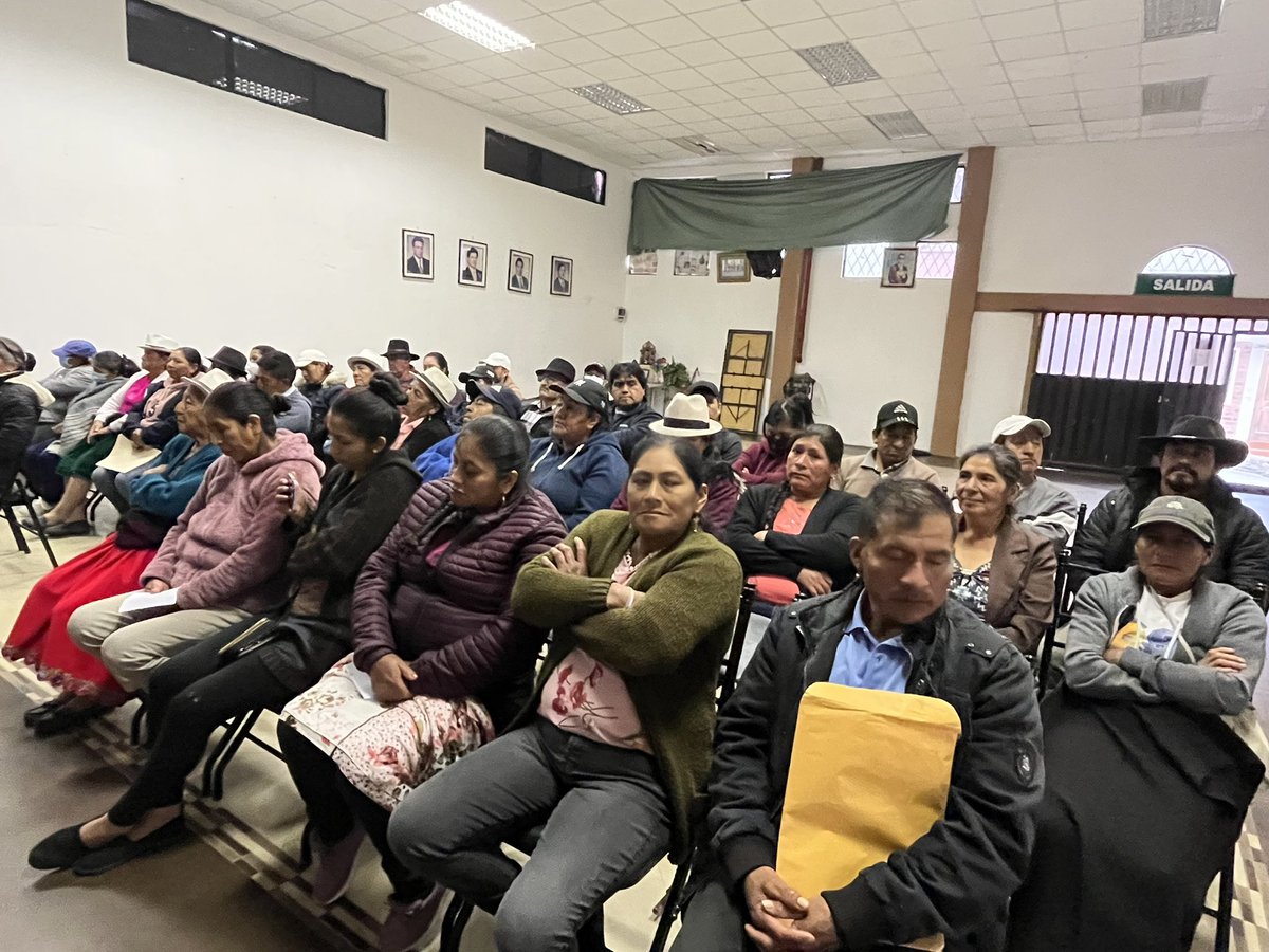 El alcalde <a href="/claudiomarloja/">Claudio Omar Loja</a>, junto con Técnicos de la Prefectura del Azuay, realiza la socialización del Proyecto de Riego Tres Piedras para varias comunidades del cantón.
<a href="/claudiomarloja/">Claudio Omar Loja</a> <a href="/GADSANFERNANDO1/">Gad San Fernando</a>