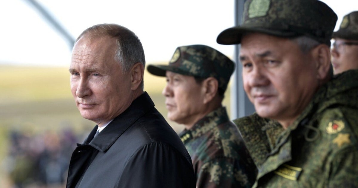 Russiaconflict's tweet photo. Putin was in the "Northern Military District" zone and talked there with the commanders of the troops, - Kremlin spokesman. https://t.co/79lBYXZqqy