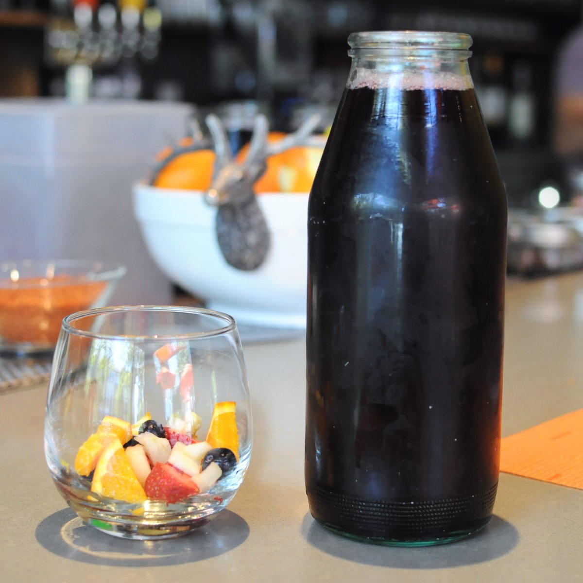 barrancokitchen's tweet photo. Fill up you glass with Sangria on this #NationalSangriaDay!

Special Holiday Hours:
12/24 CLOSED
12/25 CLOSED
12/31 11am-10pm (Live Music: 6pm-9pm)
1/1/2023 CLOSED https://t.co/0XnBT0mpmZ