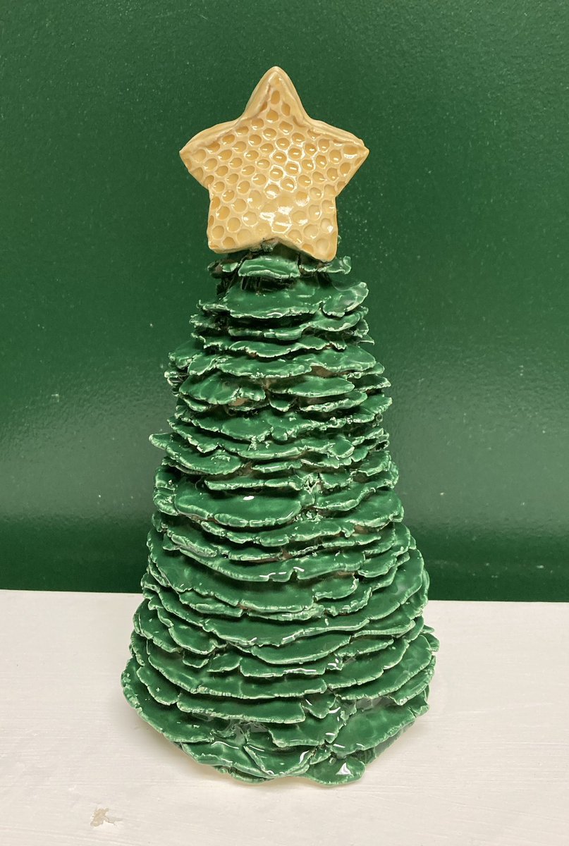 The last #bestofkiln for the semester goes to Maya Elfrink with her beautiful Christmas Tree!