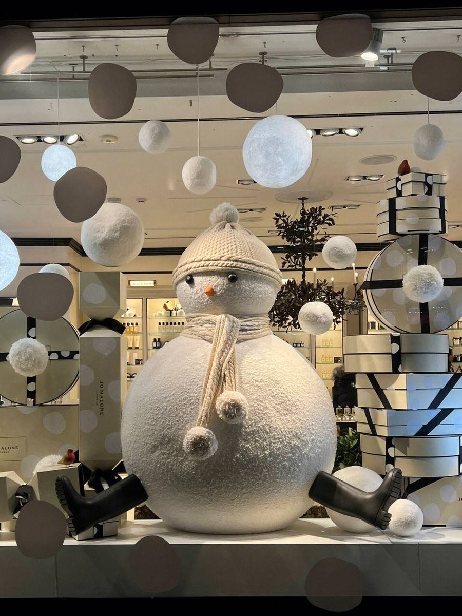 Keiko6612's tweet photo. #London Regent Street https://t.co/ZHJAOXL3xo