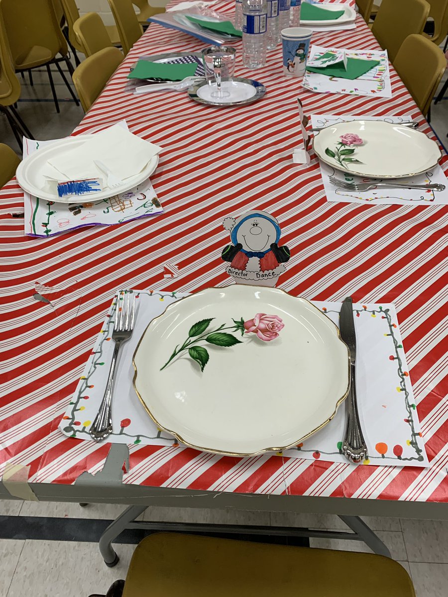 <a href="/SCDSB_Schools/">Simcoe County District School Board</a> <a href="/PWyevale/">WyevaleP</a> <a href="/matt_webbe/">matt webbe</a> <a href="/SeanEaleyEDU/">Sean Ealey</a> A great holiday luncheon served at Wyevale CPS today. Thanks to the staff, students &amp; volunteers for their efforts to bring this tradition back. Thank you also to Mr. X from <a href="/mrsLMarley/">Mrs.Marley</a> class for the great company. #community