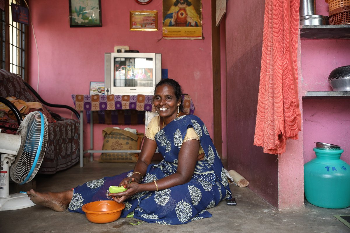 Habitat_org's tweet photo. Here's to wonderful new beginnings and a #HappyNewYear! 
🎉🏠😁 #HabitatforHumanity https://t.co/CEyUelmmDV