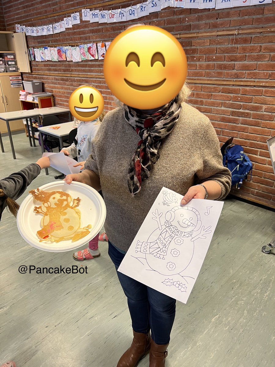 PancakeBot's tweet image. Take a coloring page, run it through pancake painter, and make a pancake!  Kids drew their own or used coloring pages they used for school!  #pancakebot