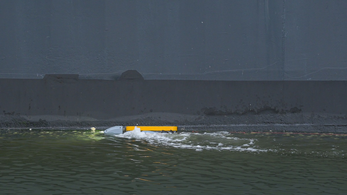 ROVplanet's tweet photo. Armach Robotics Announces First Successful Over-the-horizon Trial of Hull Service Robot
#armachrobotics @GreenseaSystems #hullcleaning #overthehorizon #remoteoperations #unmannedsystems #biofouling #robotics #seatrial
https://t.co/7X2YipKFfb https://t.co/AiyaqlXgTC