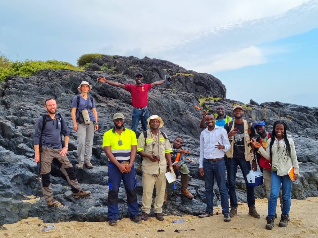 EarthScienceUG's tweet image. As Geologists, we find more excitement in practising the theory on the field. That's the most fulfilling part of what we do!

Here pictures from a field expedition aimed at understanding Pegmatites along Winneba, Mankoadze, Apam, Abandze coastal towns.