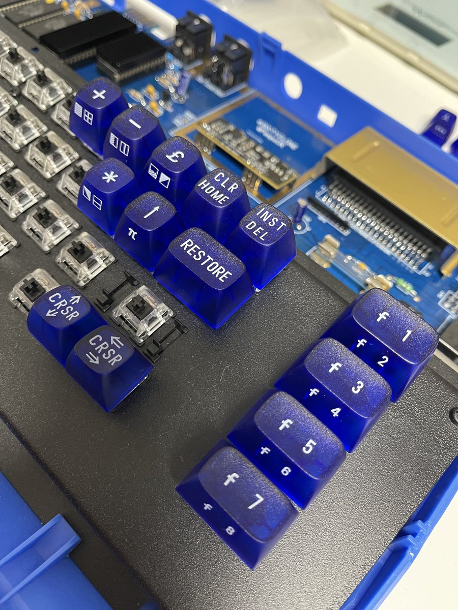 Yeah! Keycaps delivered! Keeps me busy for a while… 💙