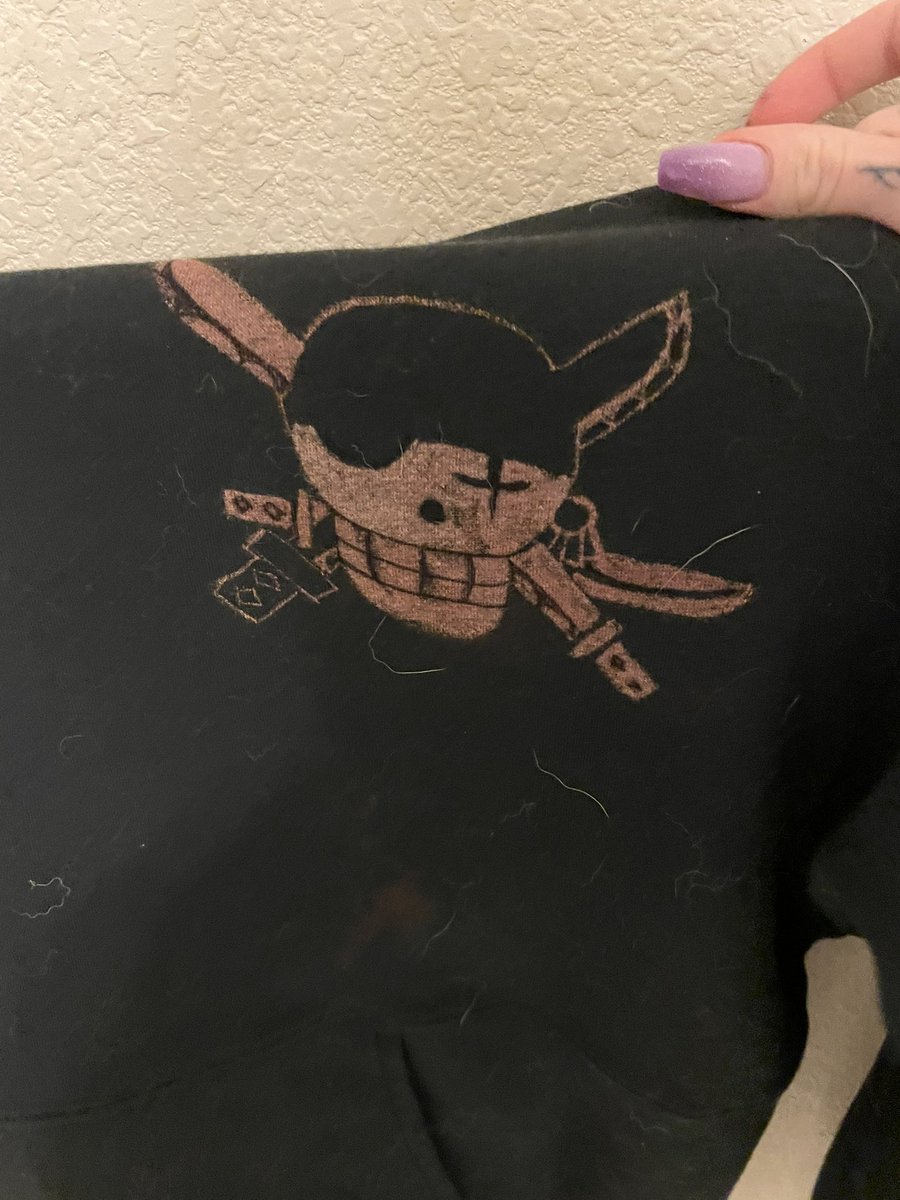 BuhnyBuns's tweet photo. Canβt believe I never shared this with you guys!! I make custom bleached art clothes β¨ #zoro #onepiece #bleachedart (I have a husky ignore the hair) https://t.co/jbE1MGrnIc
