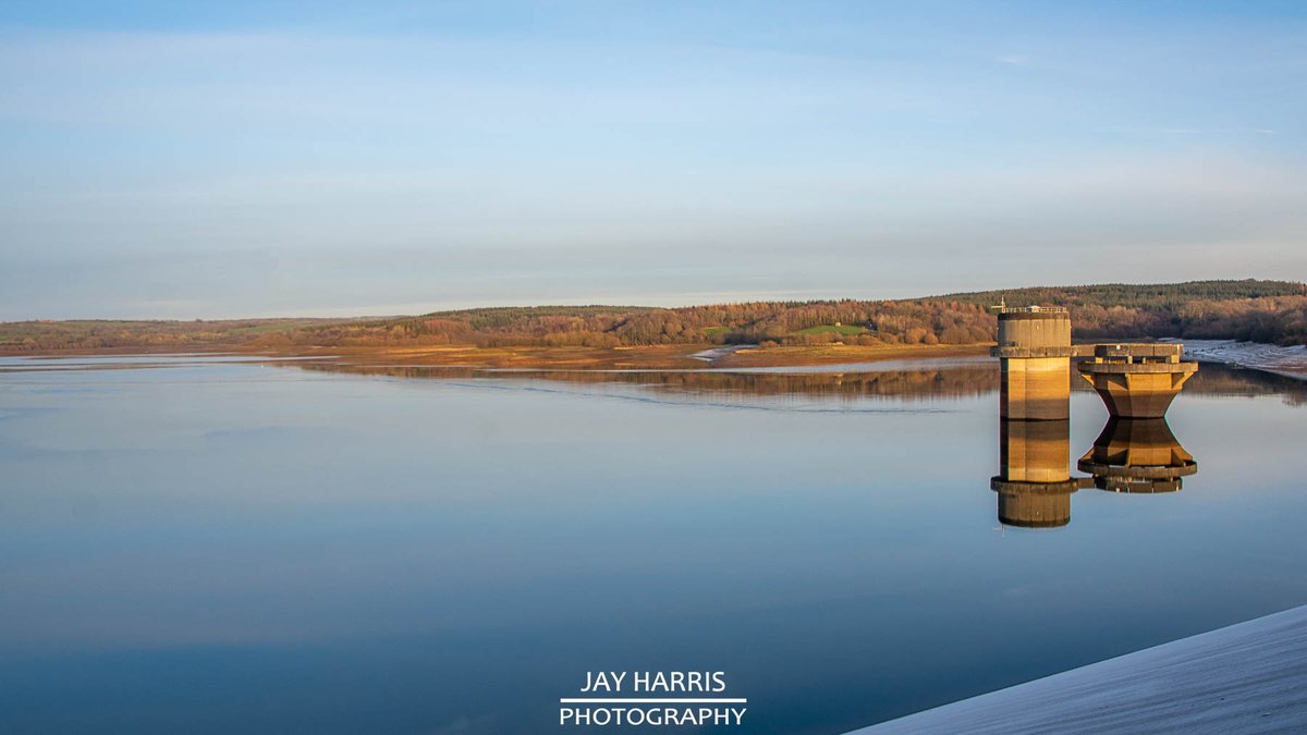 JayHarrisPhoto1's tweet image. Another post meeting opportunity last week for a few photos at @RoadfordLake, including a friendly little #robinredbreast. Love the #reflections 🥰

facebook.com/jayharrisphoto…

#roadford #roadfordlake #devon 
@swlakes @SouthWestWater
