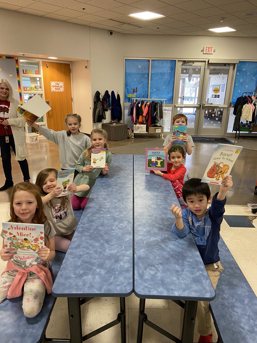 PolkQuailRun's tweet photo. Our SITE Council worked together to provide books for all of our K-2 S’s over break. The unwrapping was the best part! #commUNITY @usd497 https://t.co/zomW0yyWBK